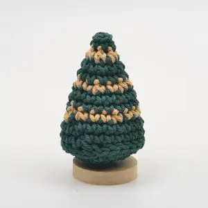 Abril Chrismas Woven Tree In Pine Solid Wood Holder